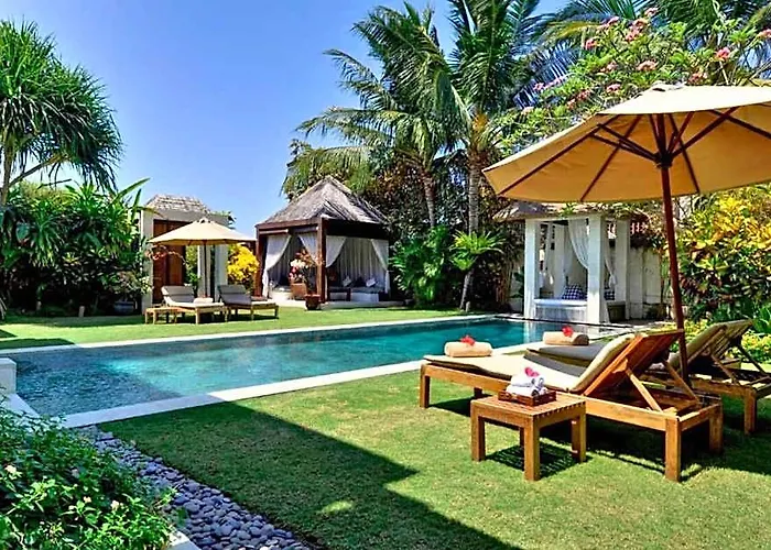 Waverly Front 3 Bedroom Private Pool Zn42 バリ島